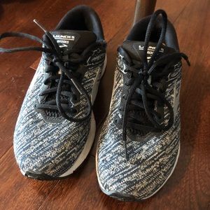 Brooks launch 5 sneakers size 7